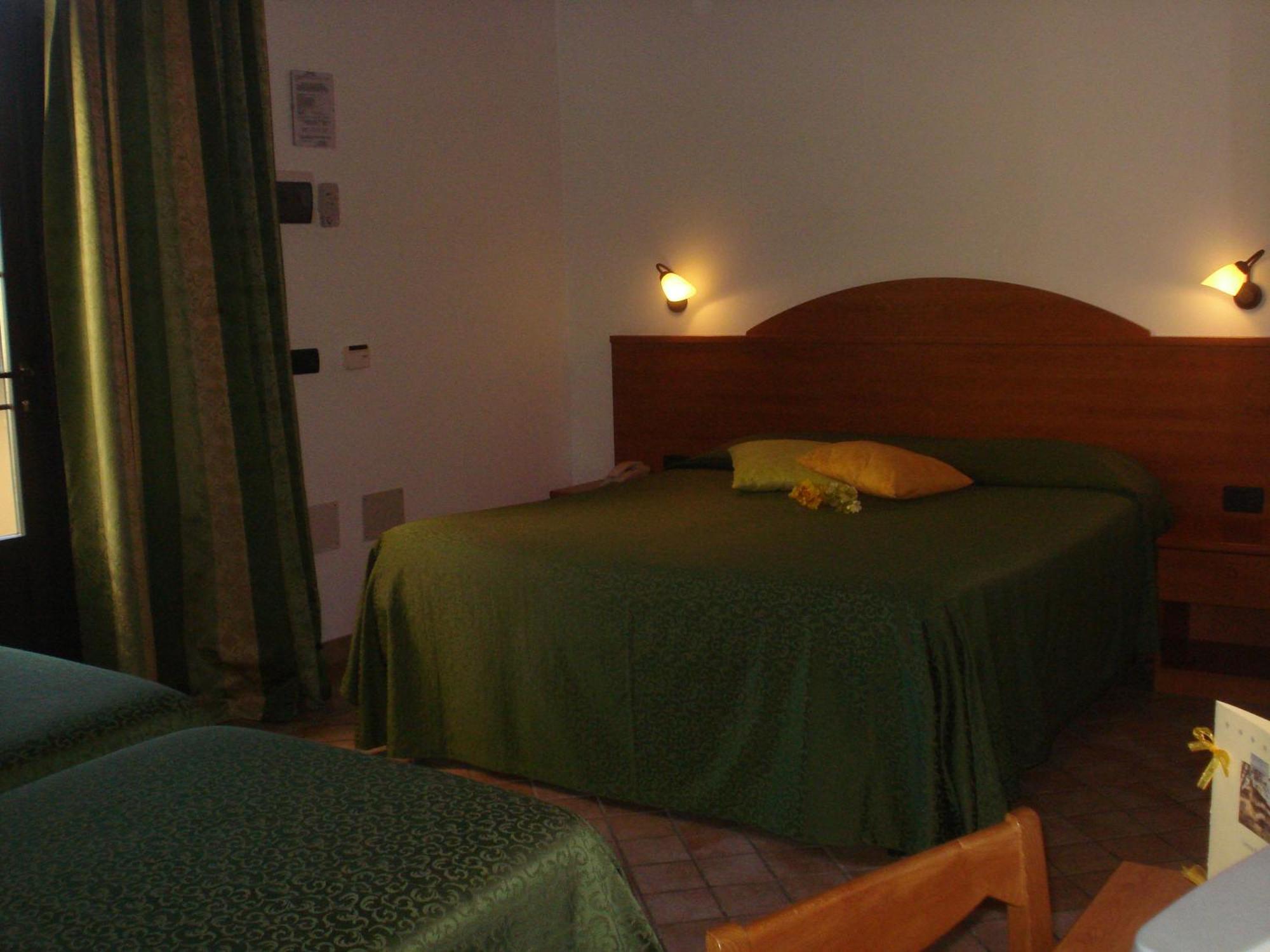 Hotel Carlo's